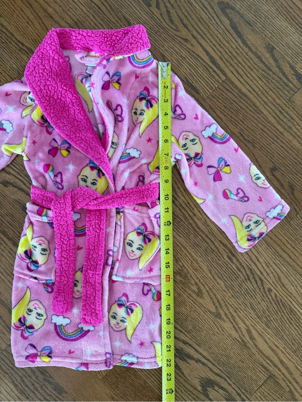 Size 6 Girls Plush Pink JoJo Siwa Robe and Blanket